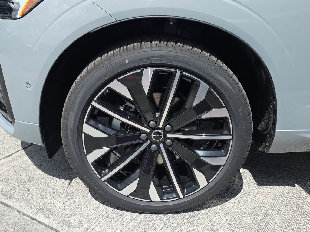 New 2026 Volvo XC60 B5 Ultra SUV