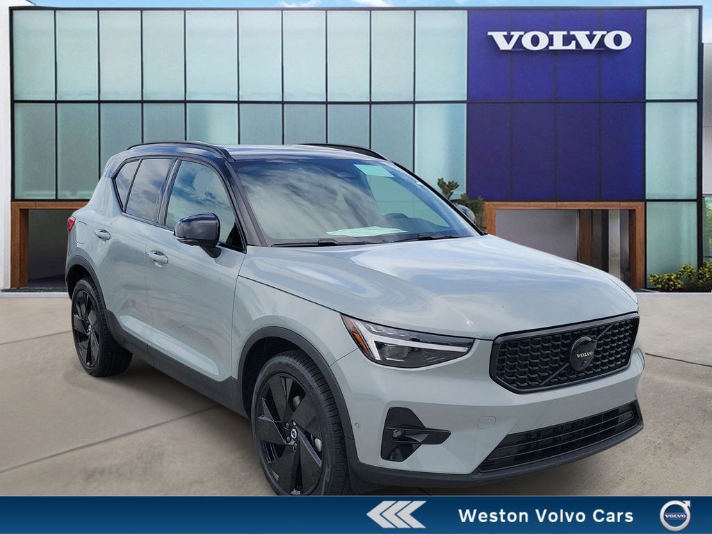 2026 Volvo XC40