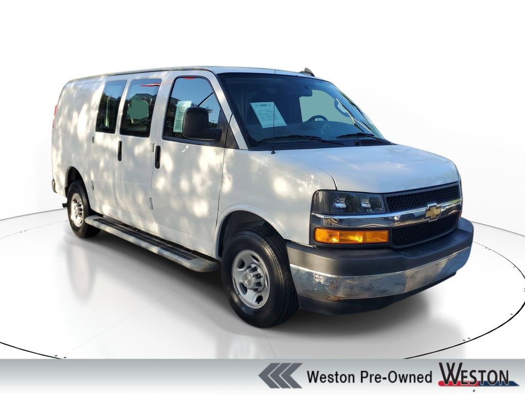 2024 Chevrolet Express 2500 Work Van HD's photo