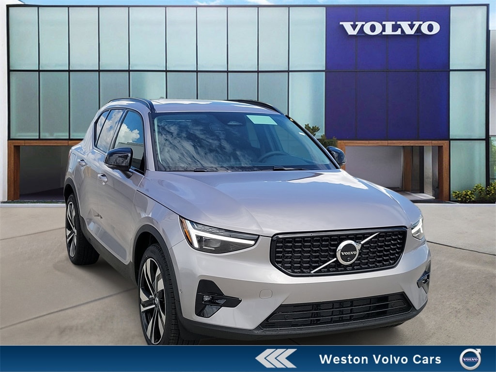 New 2026 Volvo XC40 B4 Plus SUV