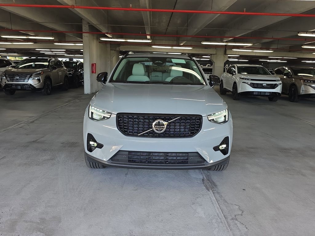 New 2026 Volvo XC40 B5 Plus SUV