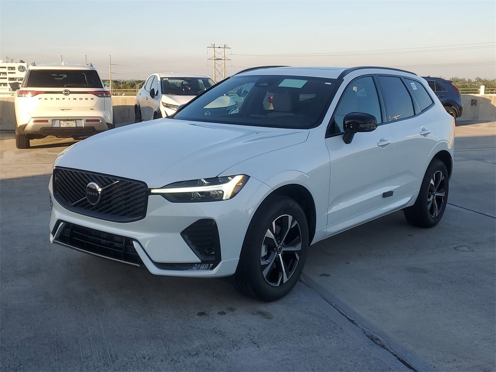 New 2026 Volvo XC60 B5 Core SUV