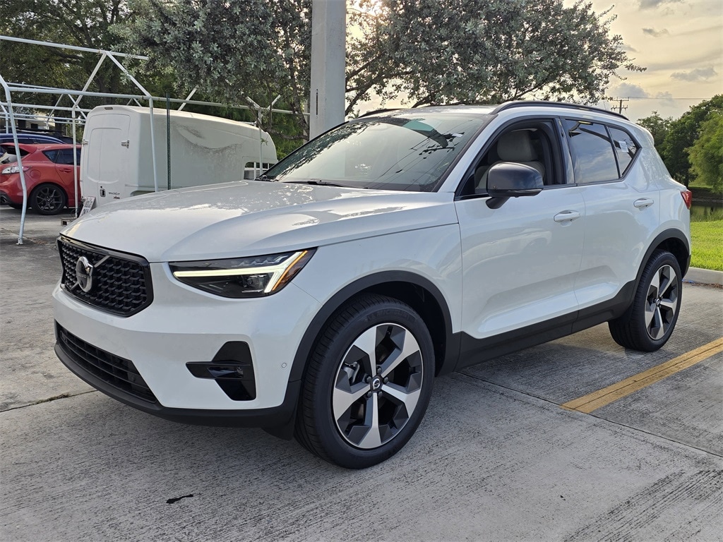 New 2026 Volvo XC40 B5 Plus SUV