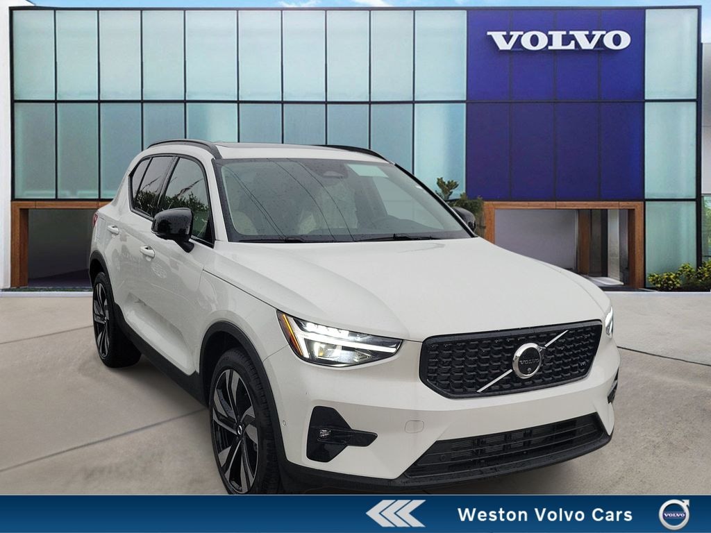 New 2026 Volvo XC40 B5 Plus SUV