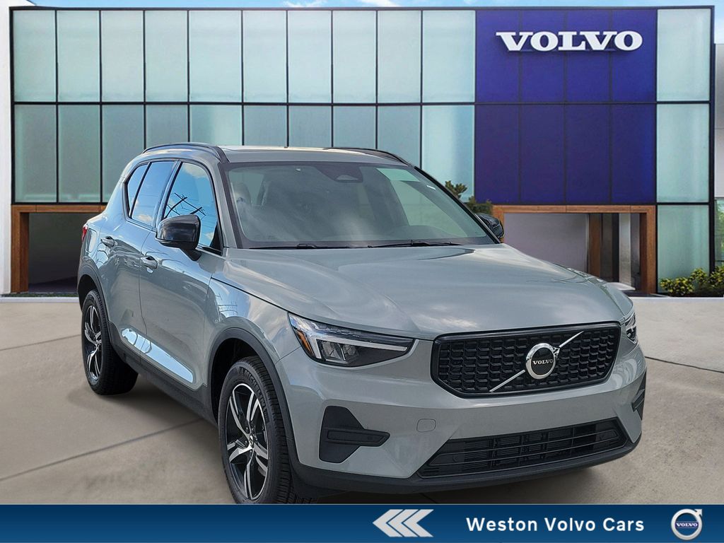 2026 Volvo XC40 SUV 