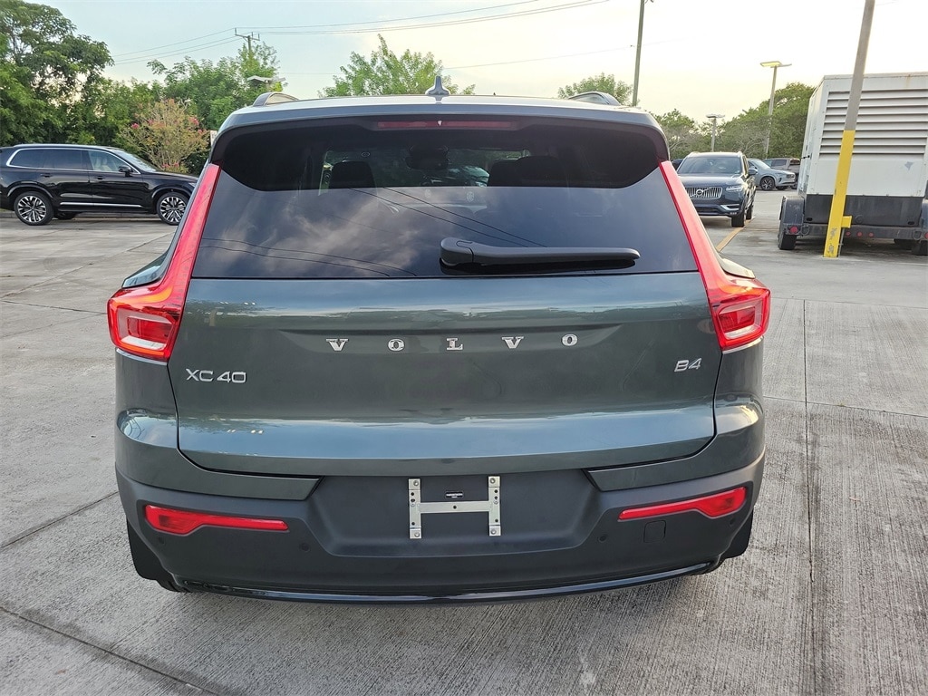 New 2026 Volvo XC40 B4 Plus SUV