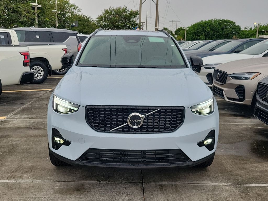 New 2026 Volvo XC40 B5 Plus SUV