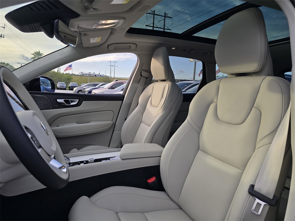 2026 Volvo XC60 Ultra - Photo 12