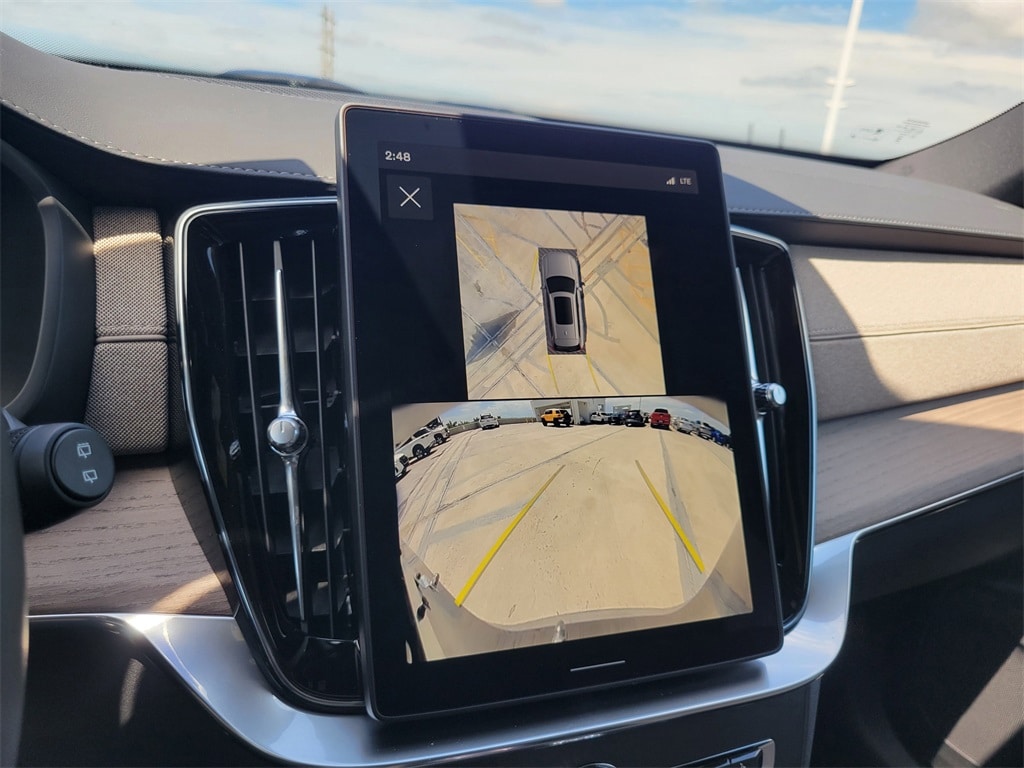 2026 Volvo XC90 Plus - Photo 14