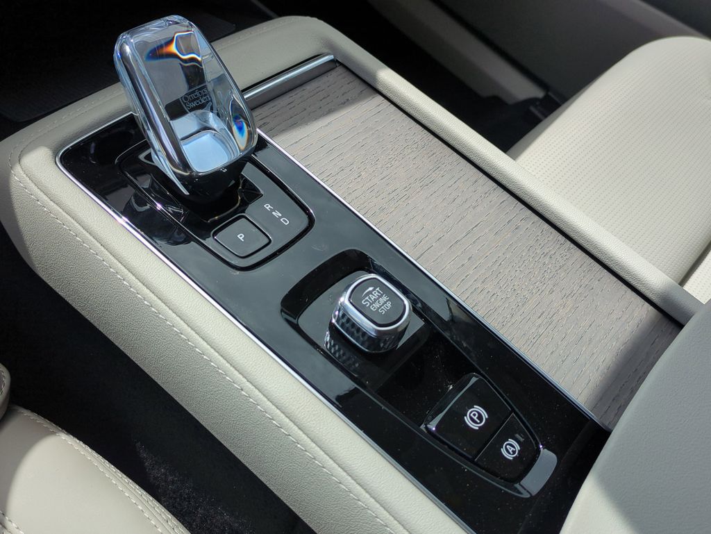 2026 Volvo XC90 Ultra - Photo 19