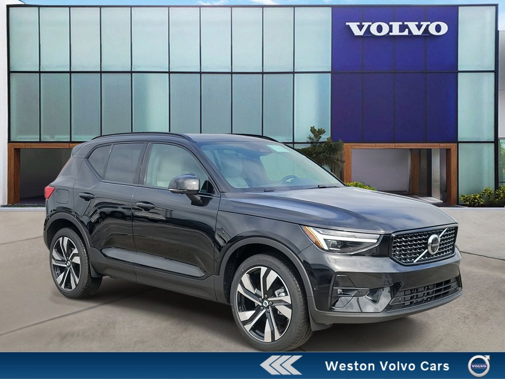 2026 Volvo XC40