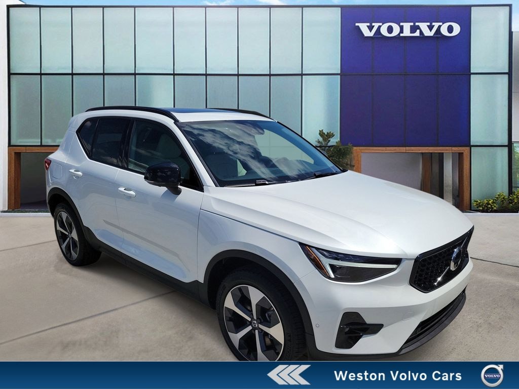 Certified 2026 Volvo XC40 B5 Plus SUV