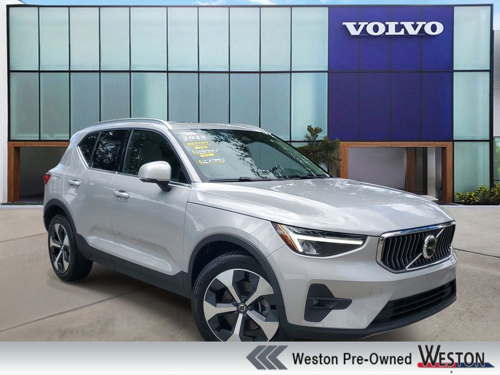 2023 Volvo XC40