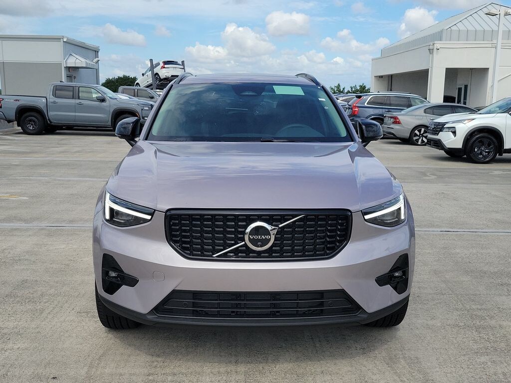 New 2026 Volvo XC40 B5 Ultra SUV