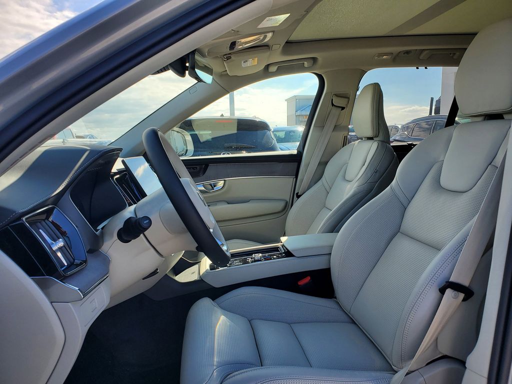 2026 Volvo XC90 Ultra - Photo 9