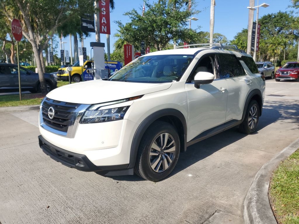 Used 2023 Nissan Pathfinder SL SUV