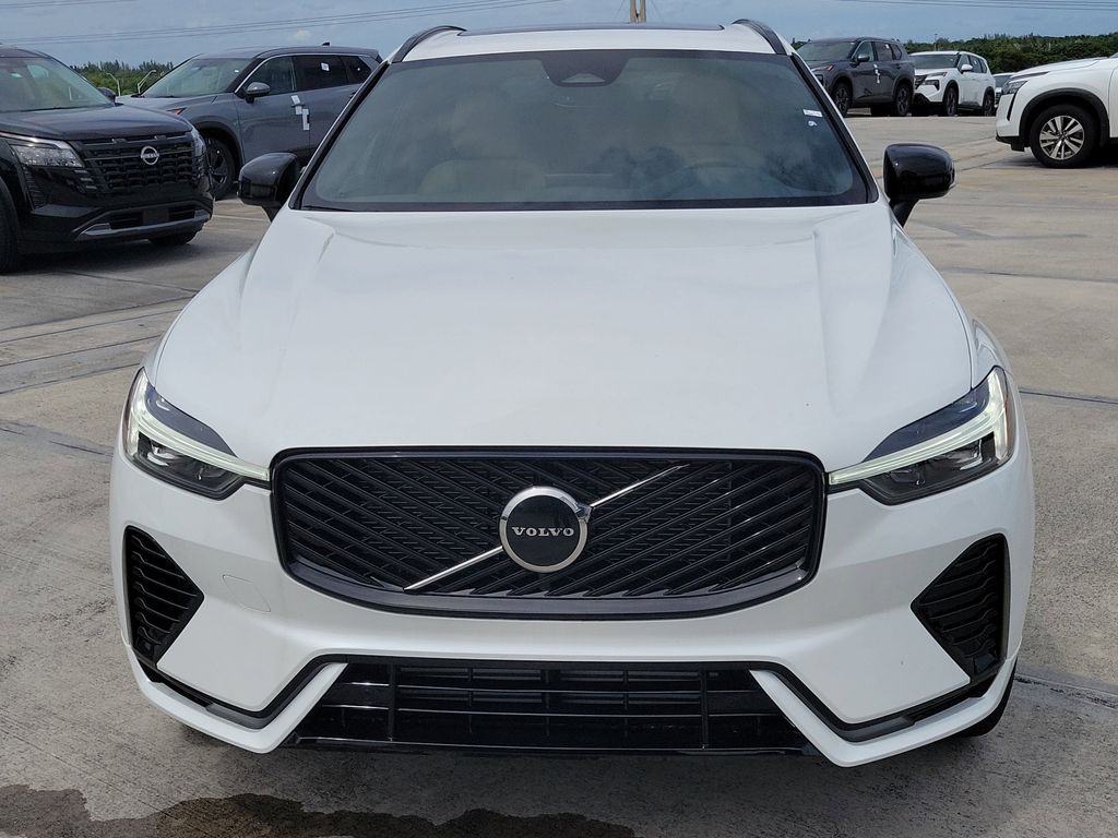 New 2026 Volvo XC60 plug-in hybrid T8 Core SUV