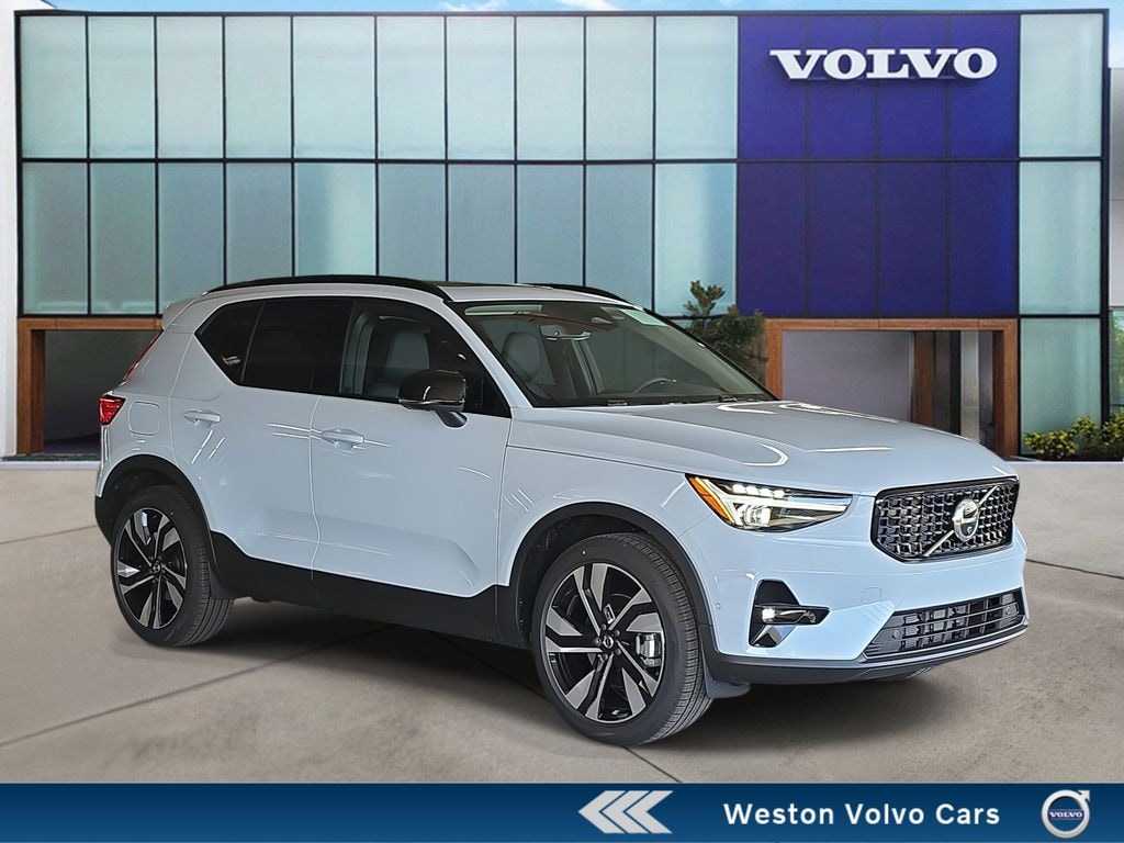 New 2026 Volvo XC40 B5 Ultra SUV