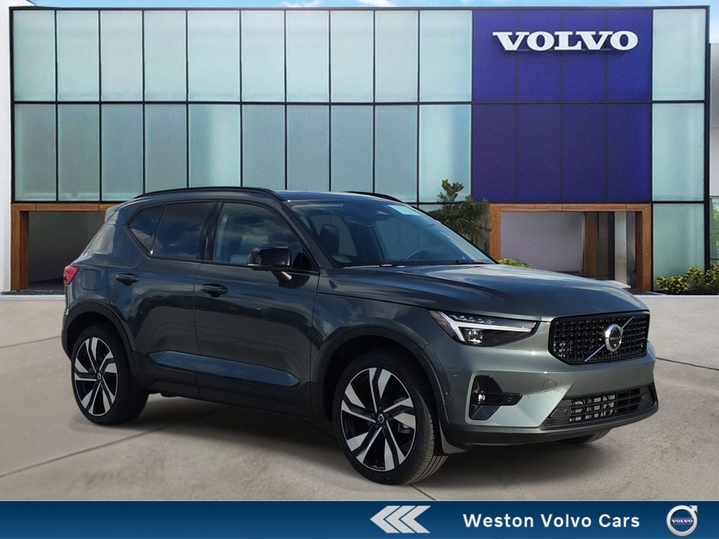 New 2026 Volvo XC40 B5 Ultra SUV
