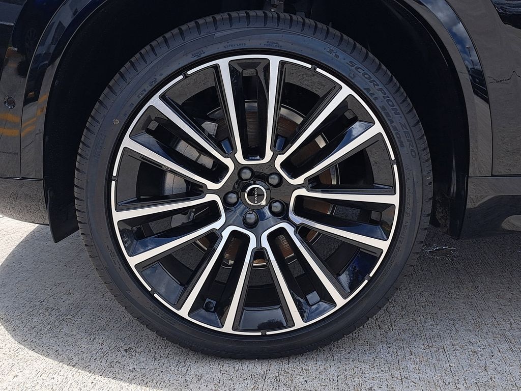 New 2026 Volvo XC90 B6 Plus 7-Seater SUV
