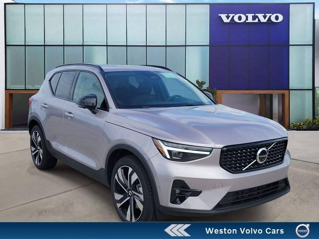 New 2026 Volvo XC40 B5 Ultra SUV