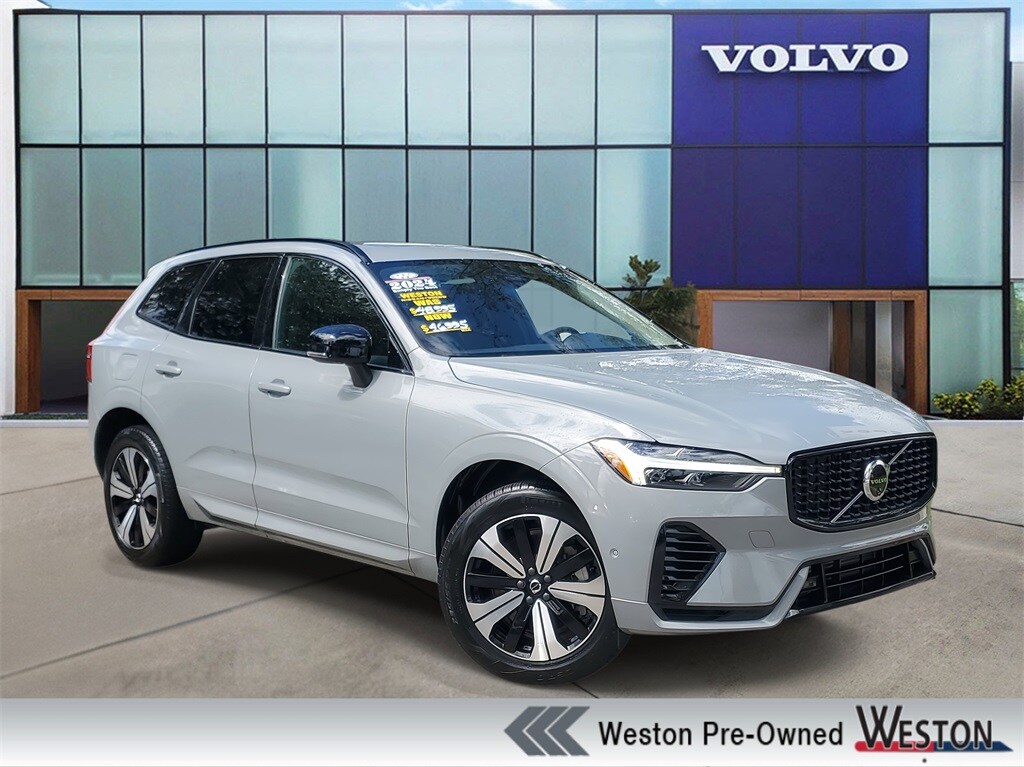 2024 Volvo XC60 Plus's photo