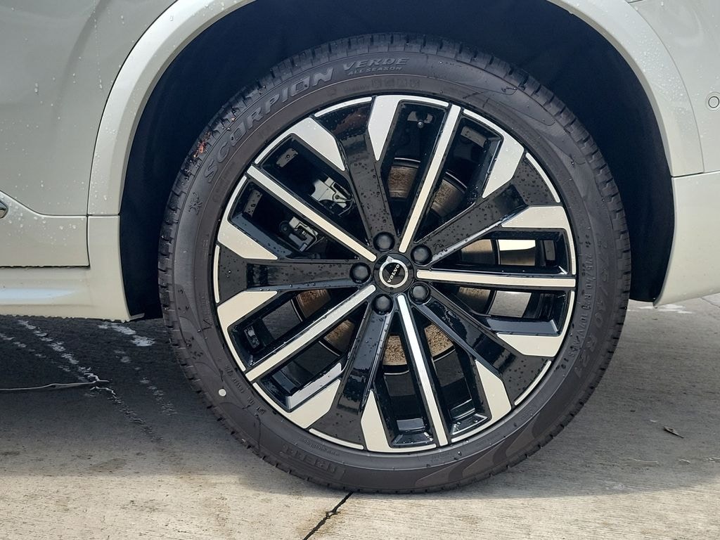 New 2026 Volvo XC90 plug-in hybrid T8 Plus 7-Seater SUV