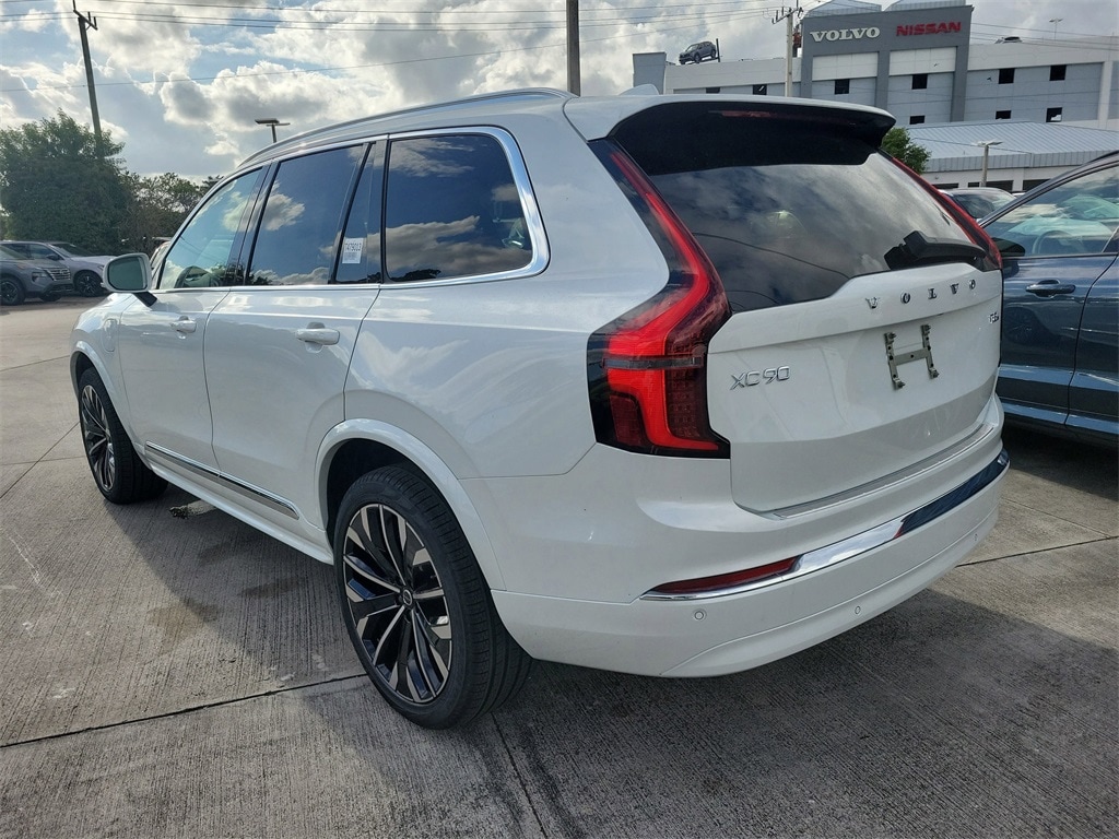 New 2026 Volvo XC90 plug-in hybrid T8 Core SUV