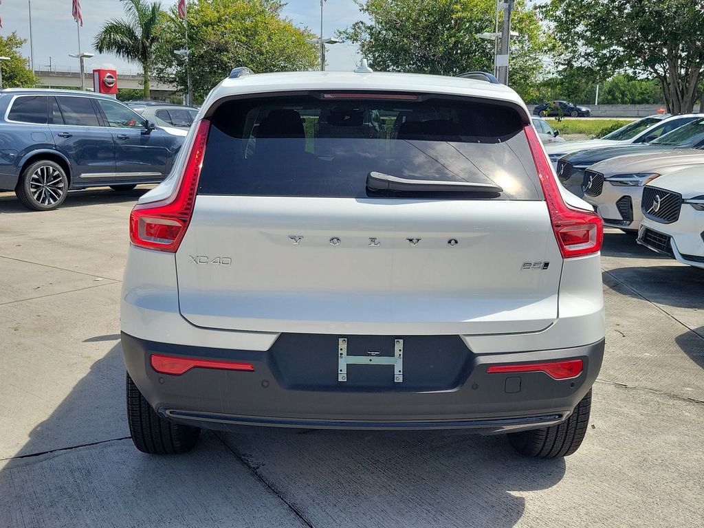New 2026 Volvo XC40 B5 Plus SUV