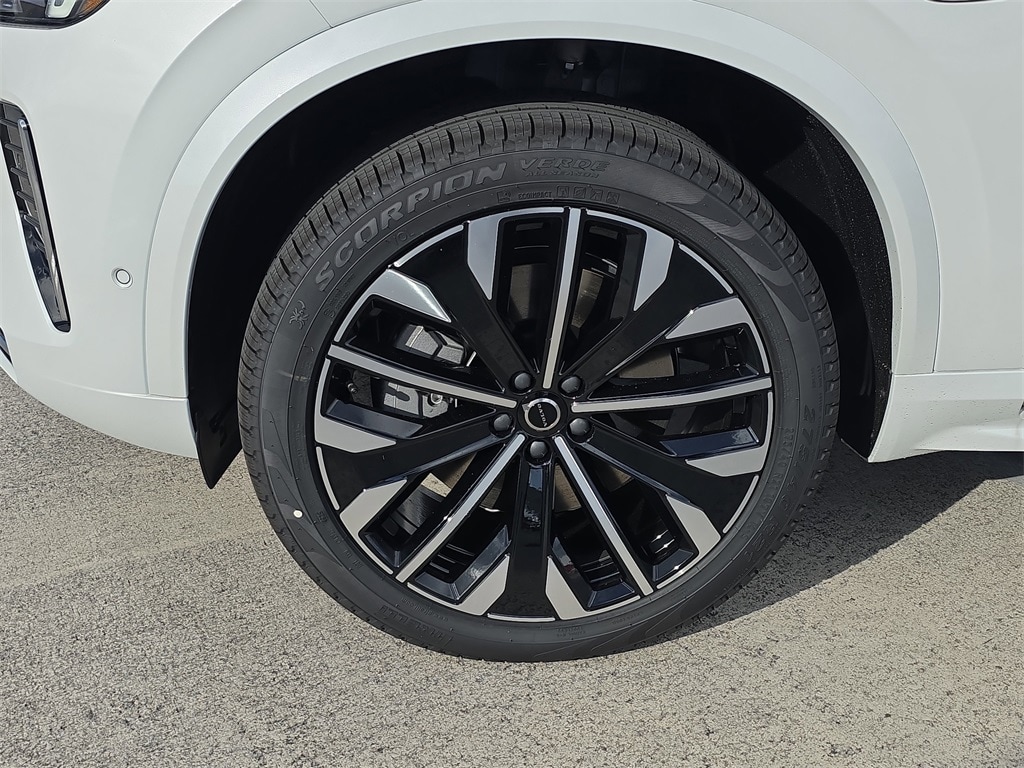 New 2026 Volvo XC90 plug-in hybrid T8 Plus 7-Seater SUV