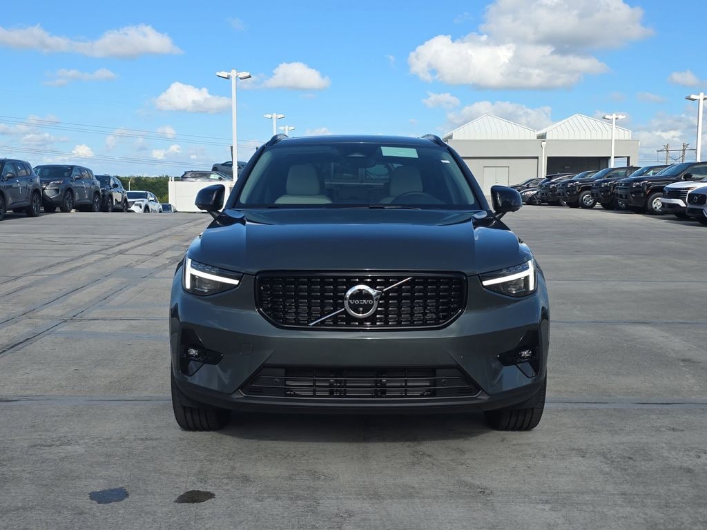 New 2026 Volvo XC40 B5 Plus SUV