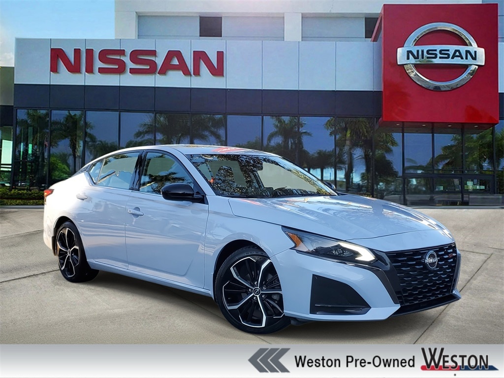 2023 Nissan Altima SR
