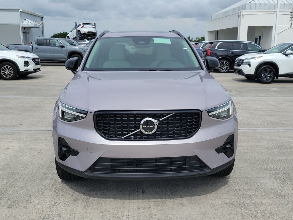 New 2026 Volvo XC40 B5 Ultra SUV