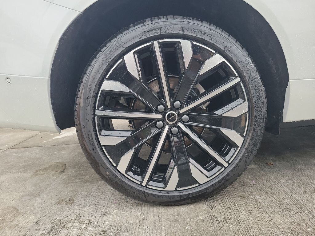 New 2026 Volvo XC60 B5 Ultra SUV