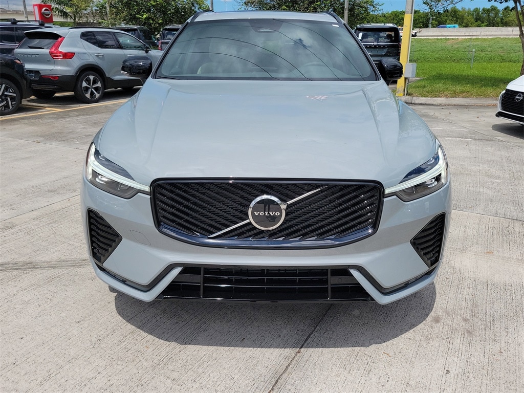 New 2026 Volvo XC60 B5 Core SUV