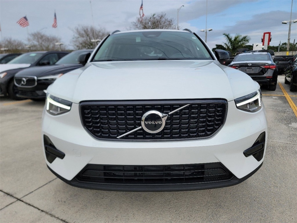 New 2024 Volvo XC40 B5 Core Dark For Sale/Lease Davie & Ft Lauderdale