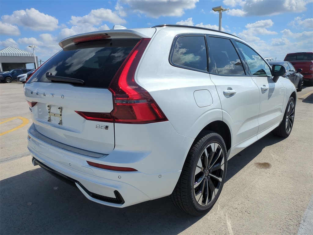 New 2026 Volvo XC60 B5 Plus SUV