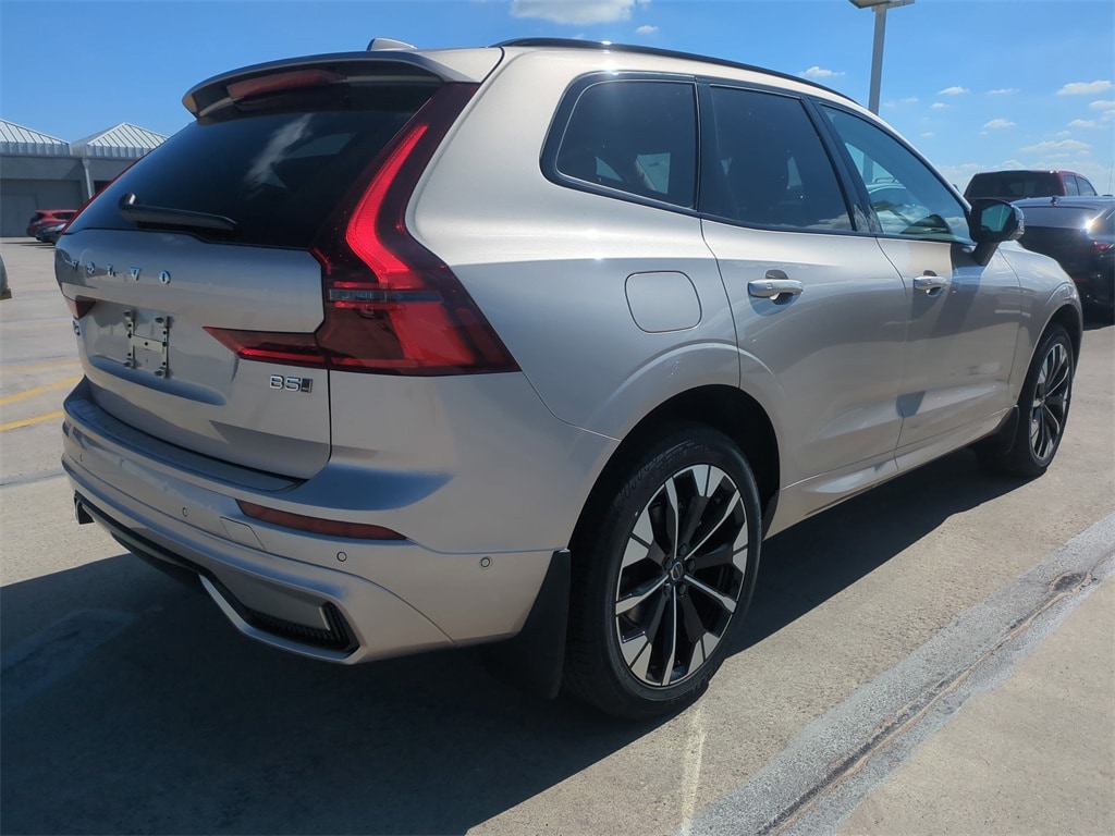 New 2026 Volvo XC60 B5 Plus SUV