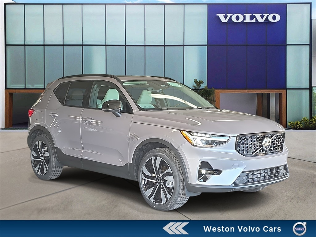 New 2026 Volvo XC40 B5 Plus SUV