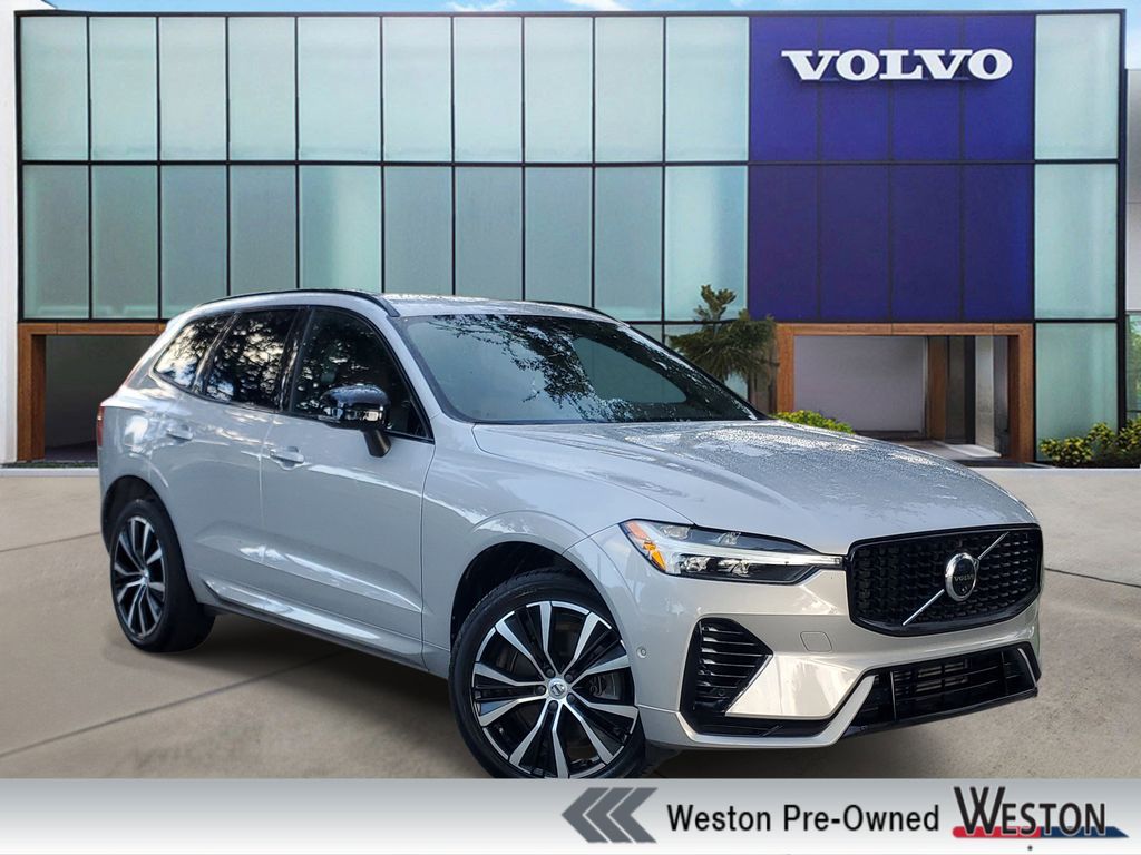 2023 Volvo XC60 T8 Plus Dark Theme AWD's photo