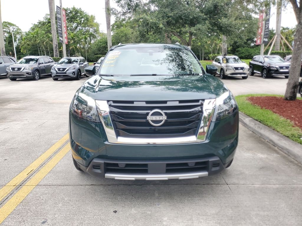 Used 2025 Nissan Pathfinder SL SUV