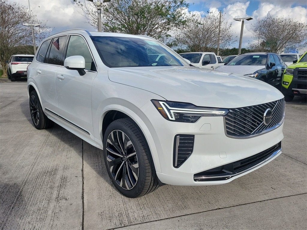 New 2026 Volvo XC90 plug-in hybrid T8 Core SUV