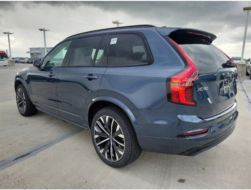 New 2026 Volvo XC90 B6 Plus 7-Seater SUV