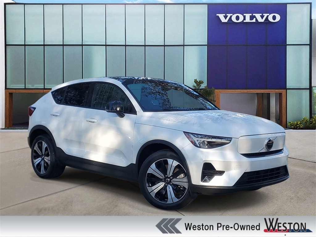 2023 Volvo C40 Core's photo