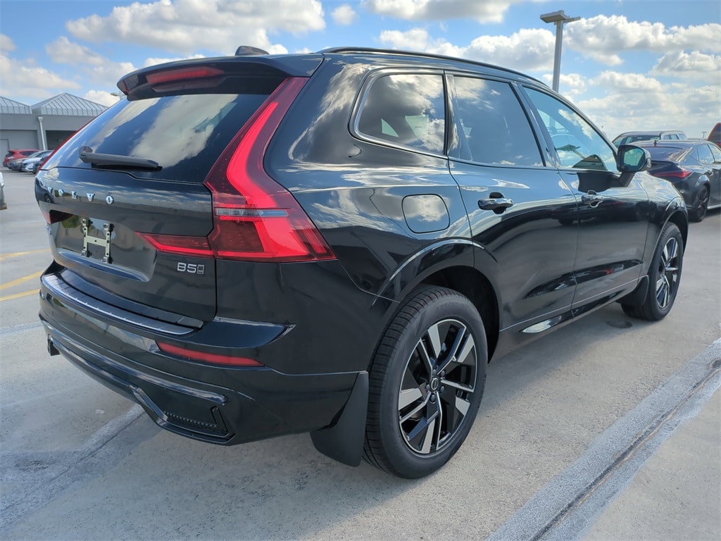 New 2026 Volvo XC60 B5 Plus SUV