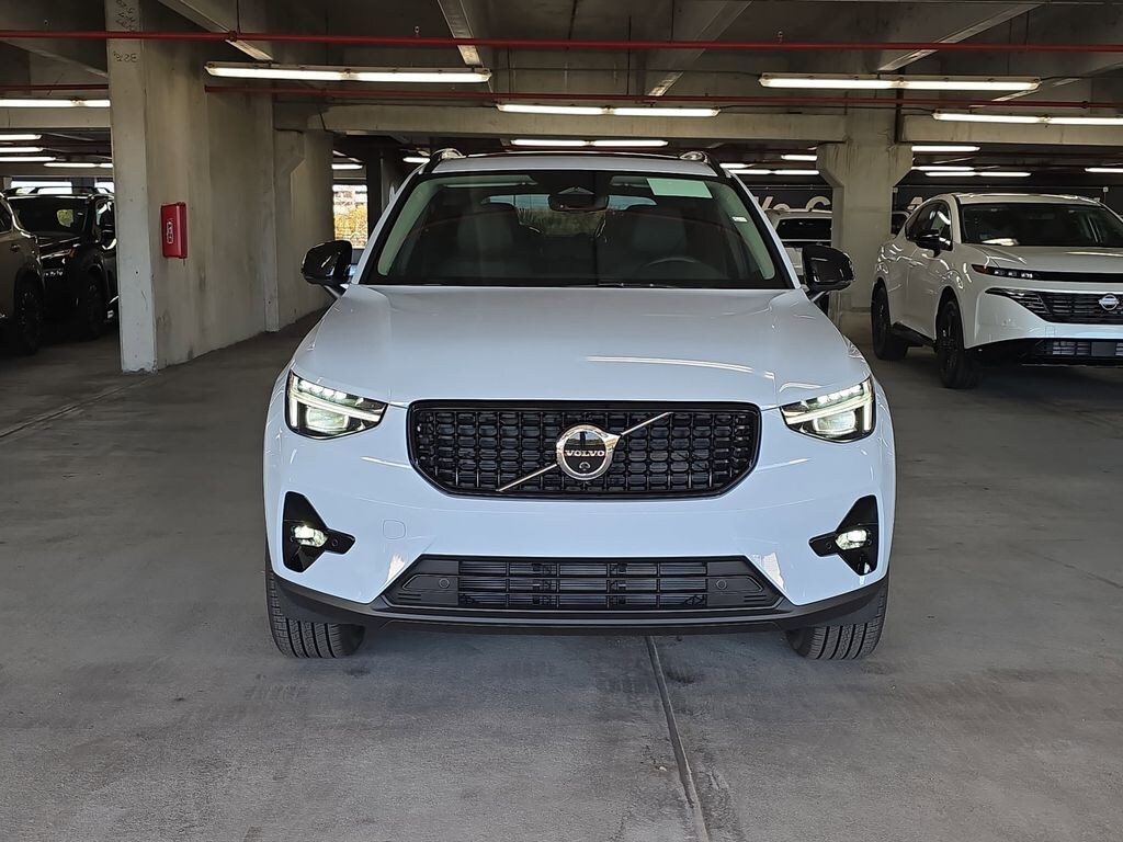 New 2026 Volvo XC40 B5 Ultra SUV
