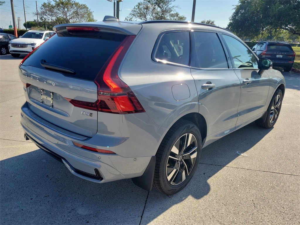 New 2026 Volvo XC60 B5 Plus SUV