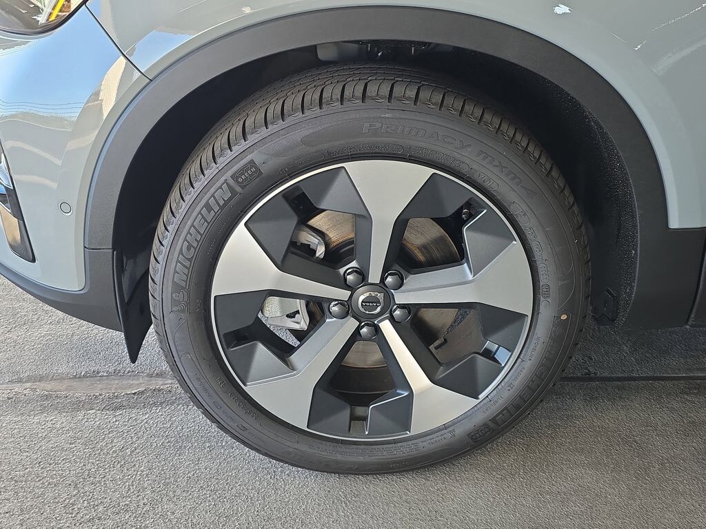 New 2026 Volvo XC40 B5 Plus SUV