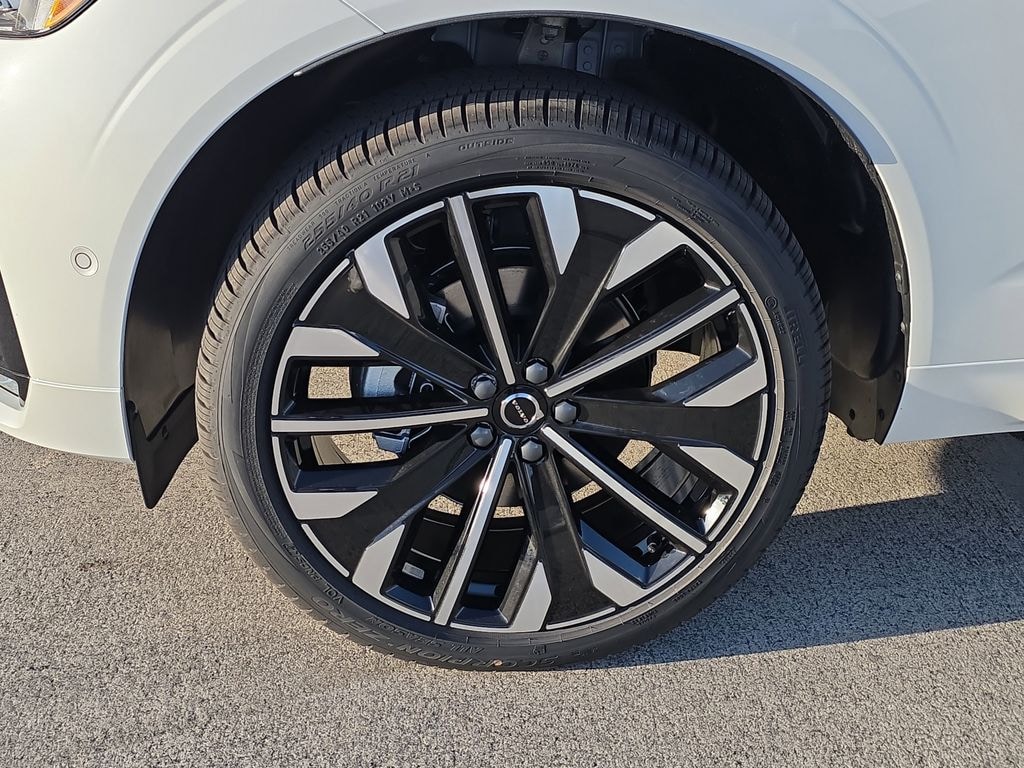 New 2026 Volvo XC60 B5 Ultra SUV