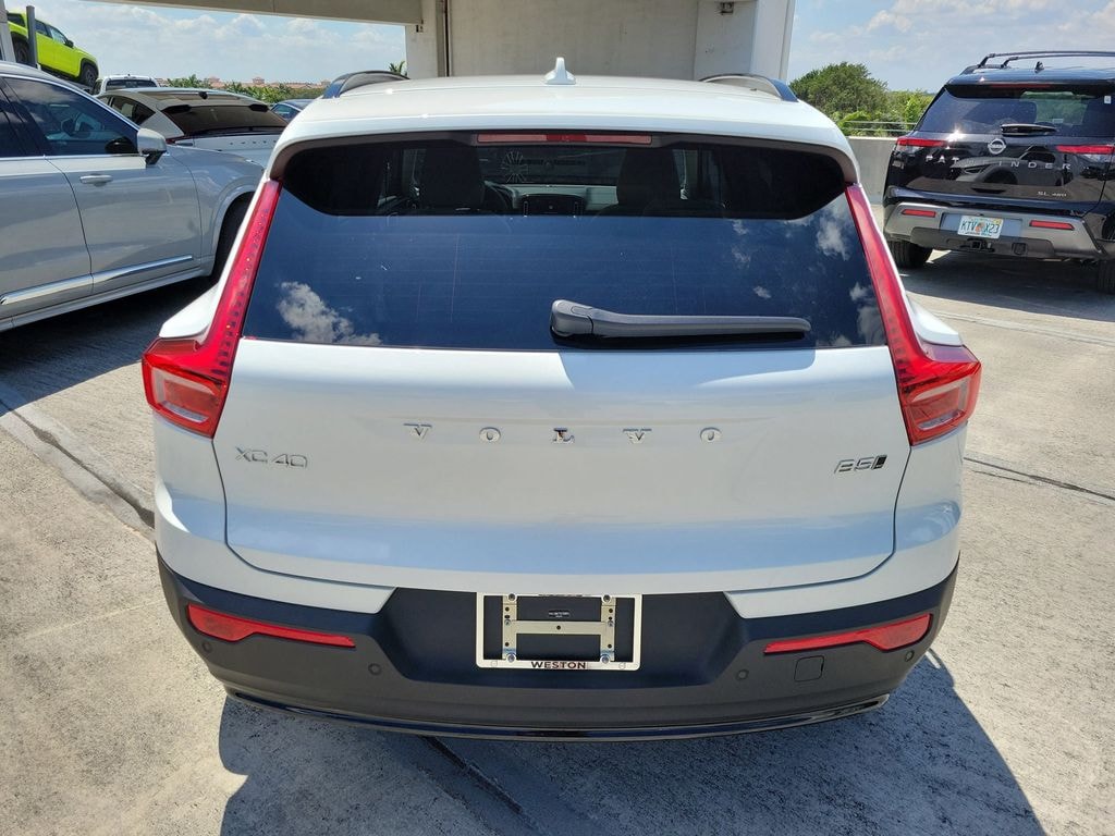 New 2026 Volvo XC40 B5 Plus SUV